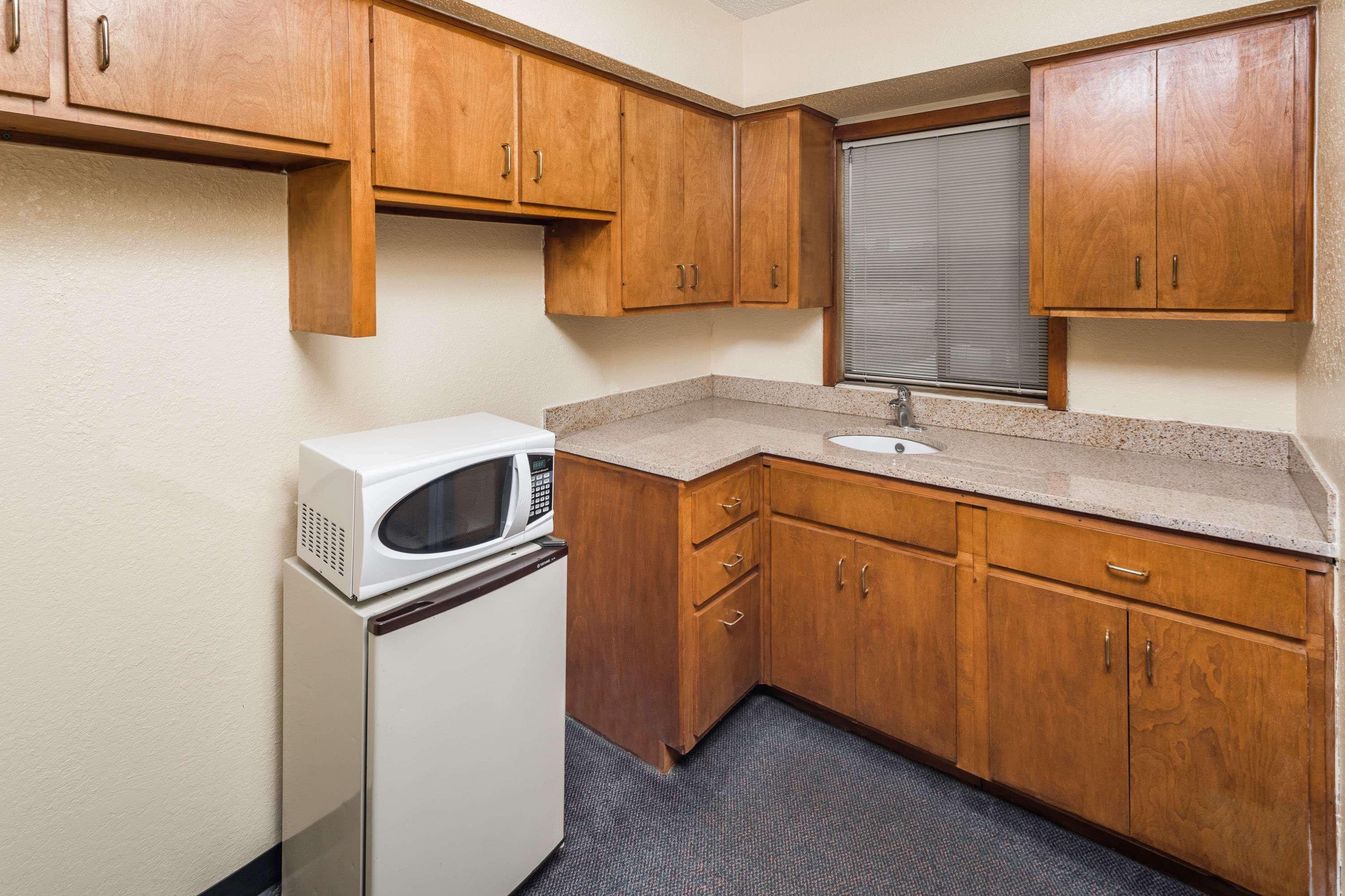 Days Inn By Wyndham Walterboro Buitenkant foto