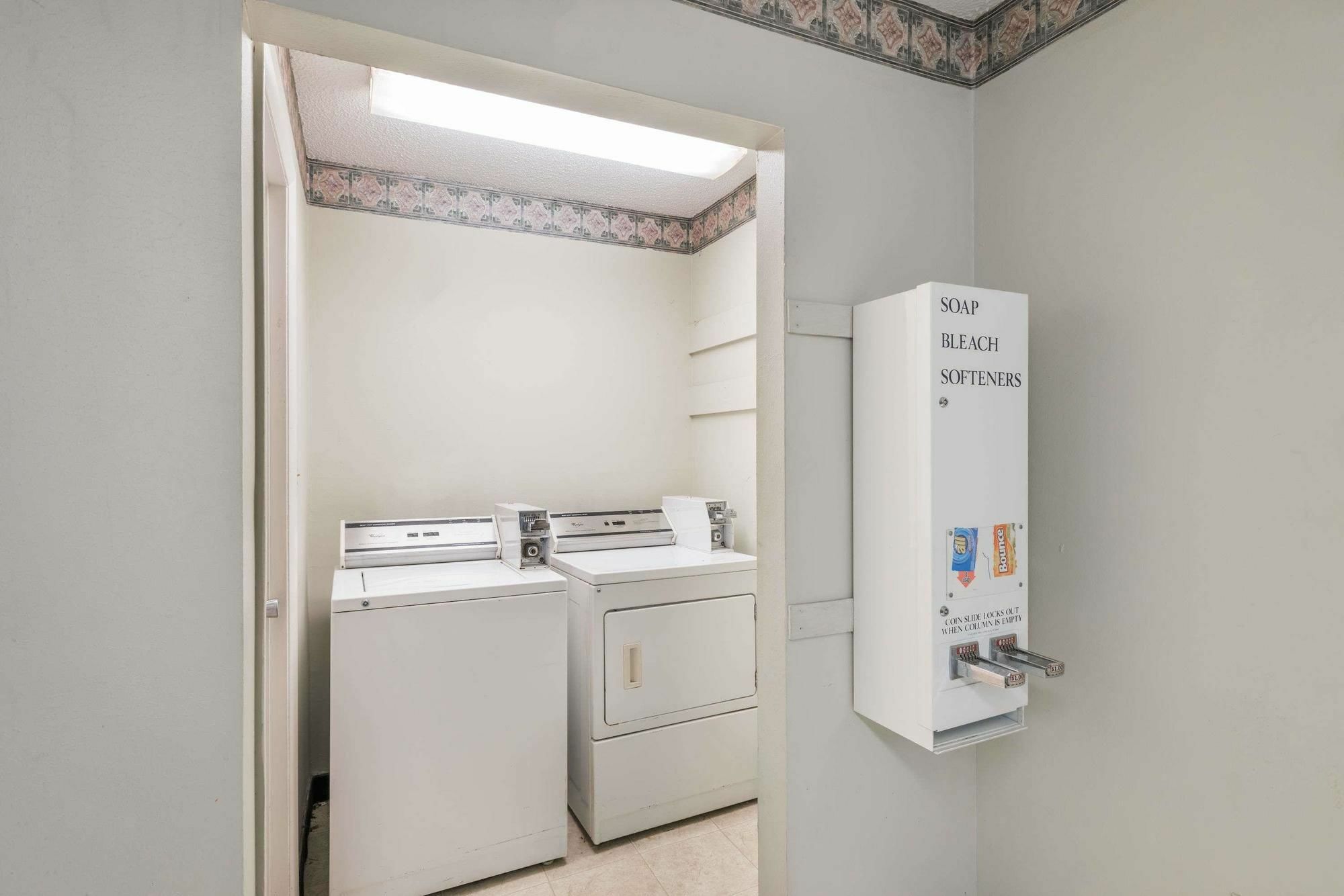 Days Inn By Wyndham Walterboro Buitenkant foto
